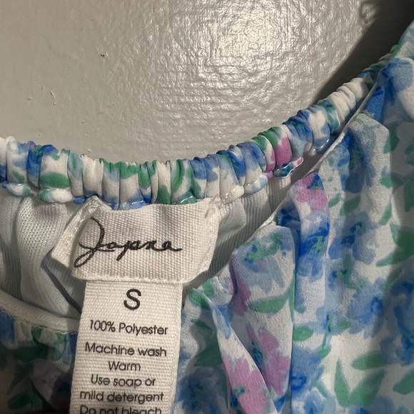 Top - Picture 2 of 3